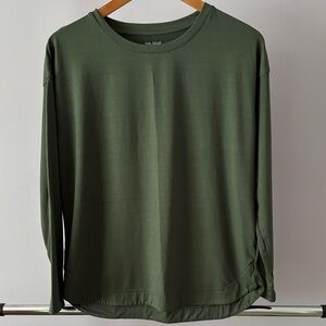 Tek Gear Green Long Sleeve Women's Tee